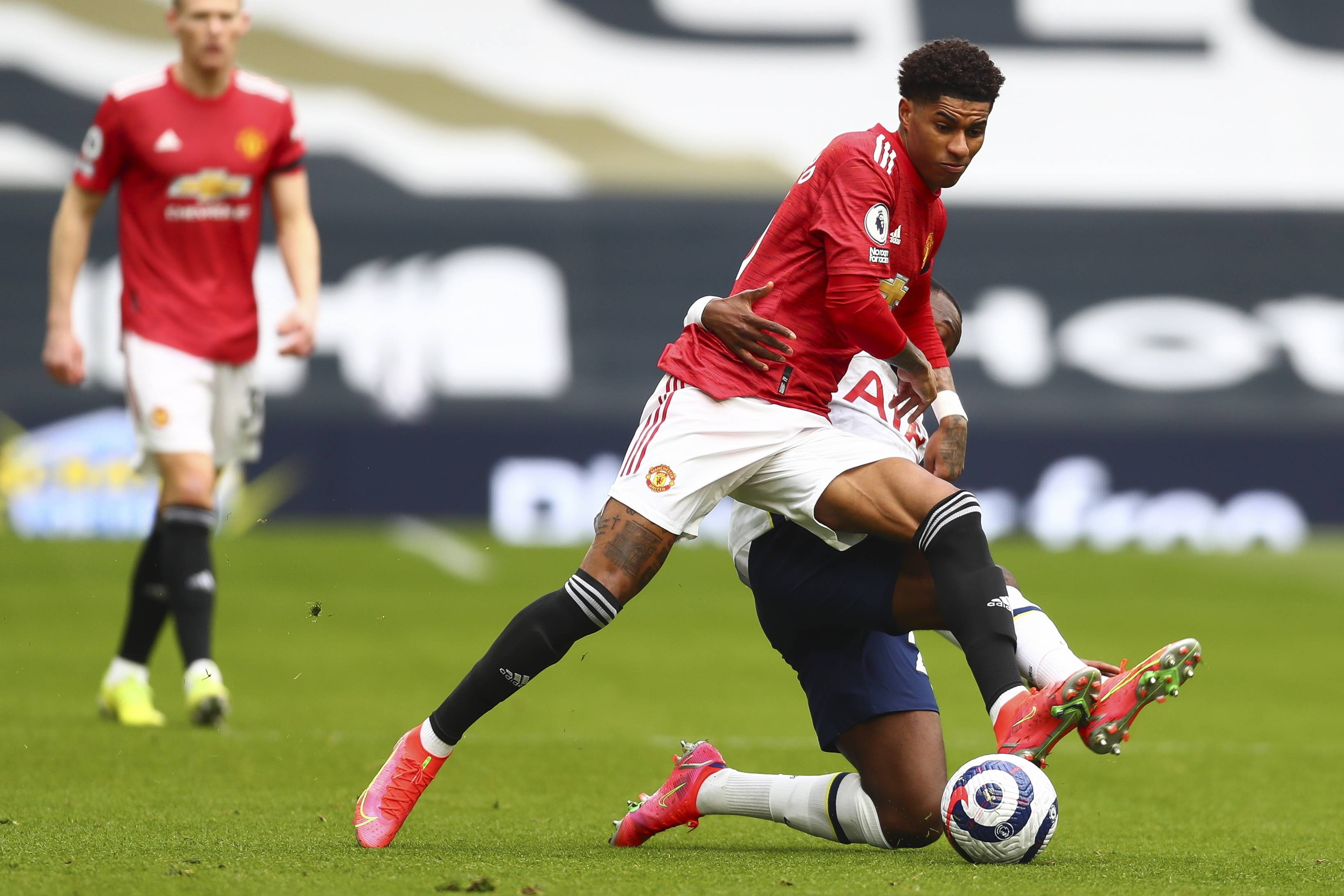 并最终以出 并最终以出